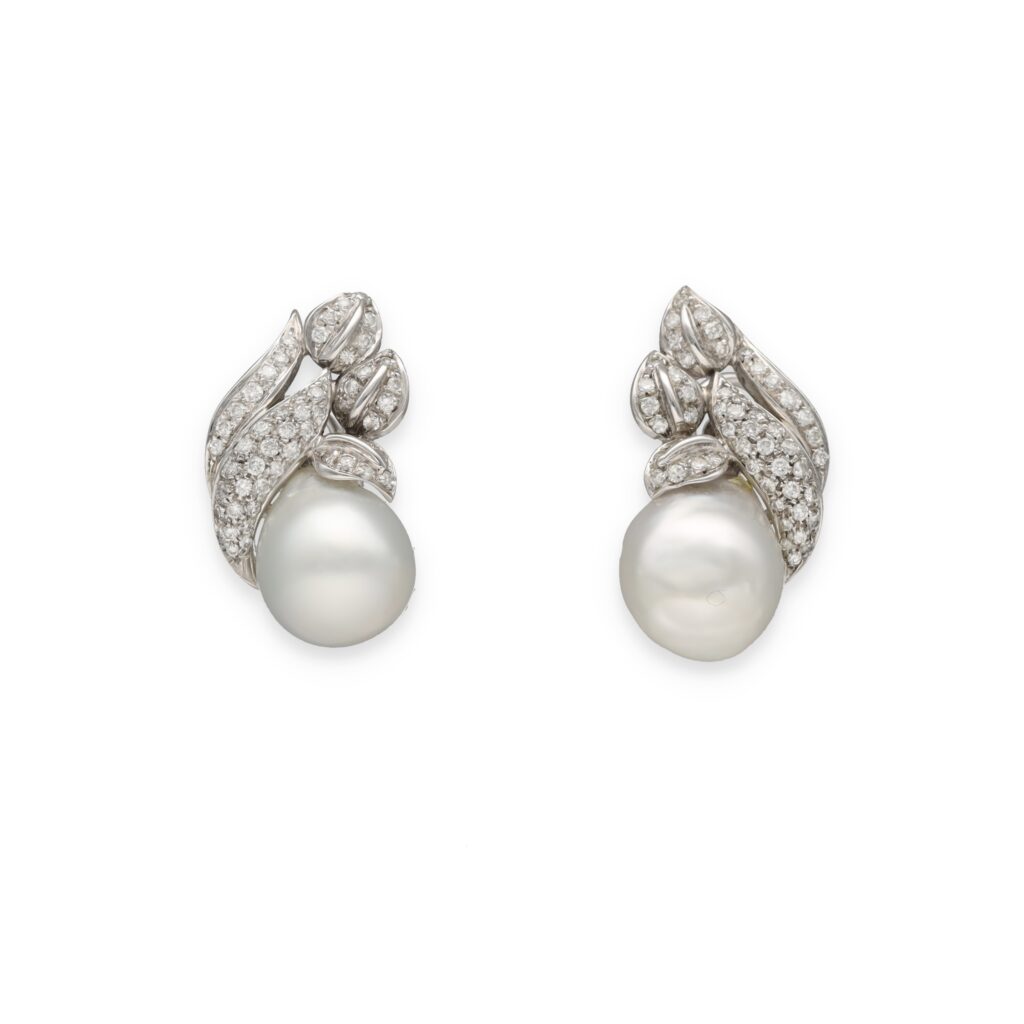 Boucles d’oreilles diamants et perles de culture