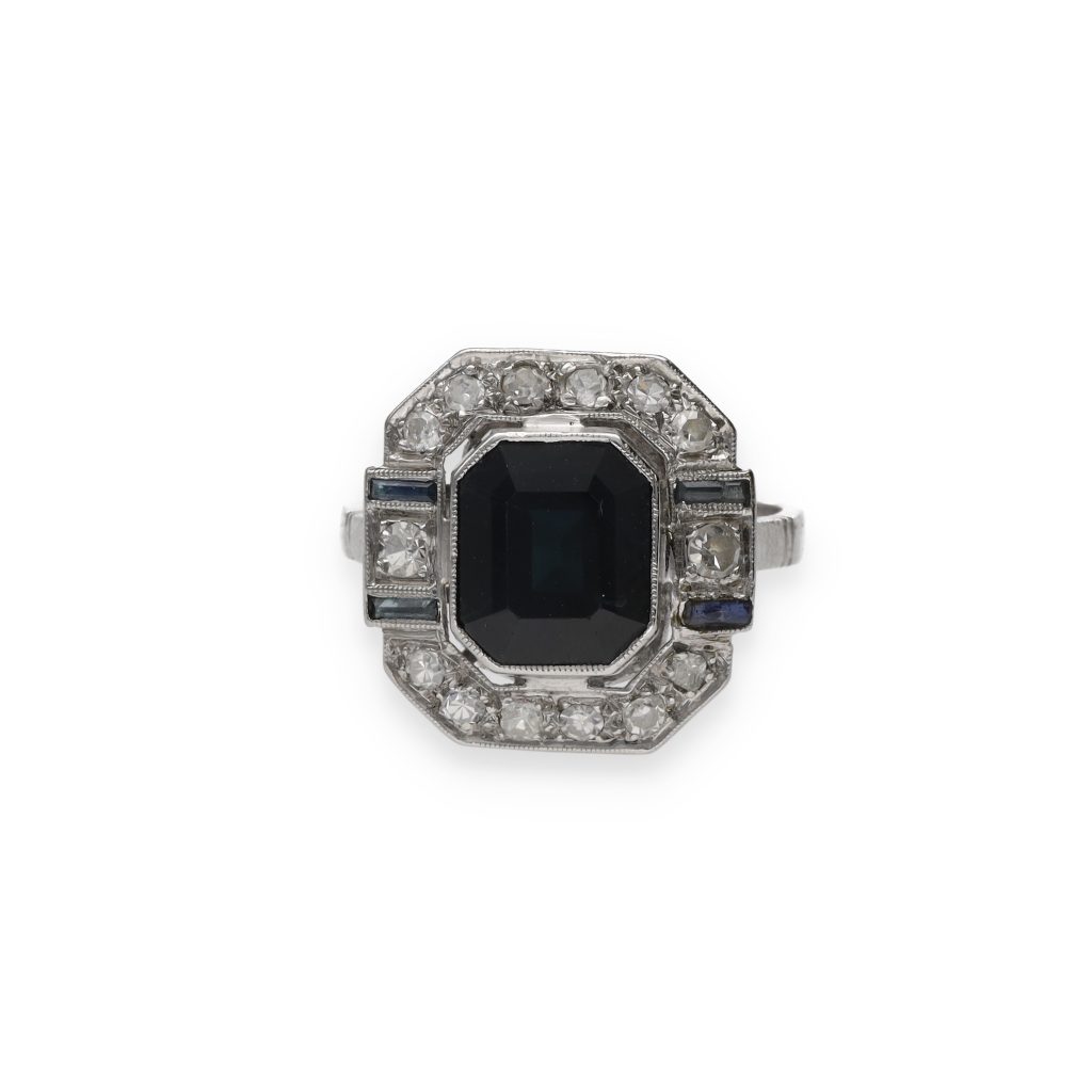 Bague Art Déco saphirs et diamants